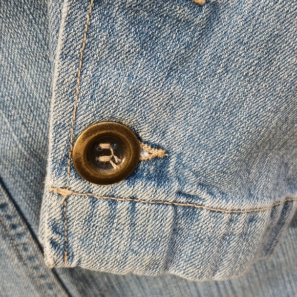 Cute H&M Fitted Denim Jacket + FREE GIFT - Picture 6 of 14